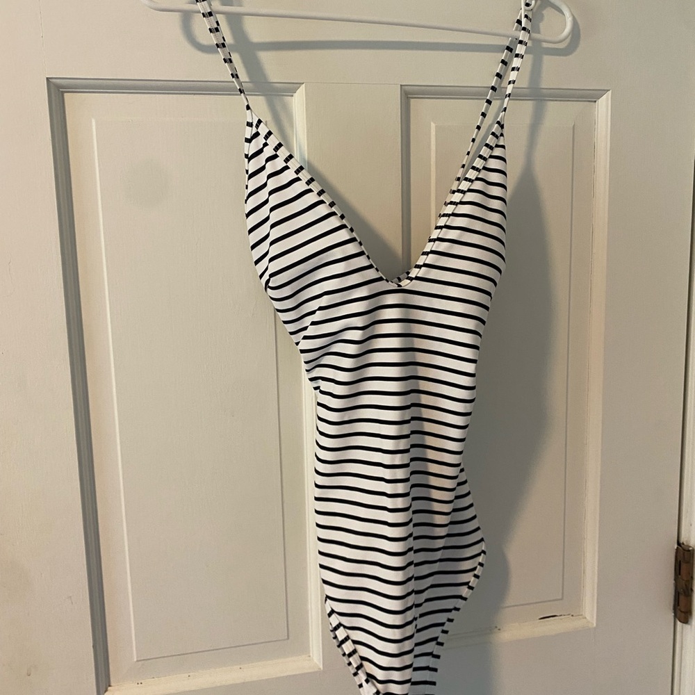 CUPSHE deep V Black & White One-Piece Swimsuit